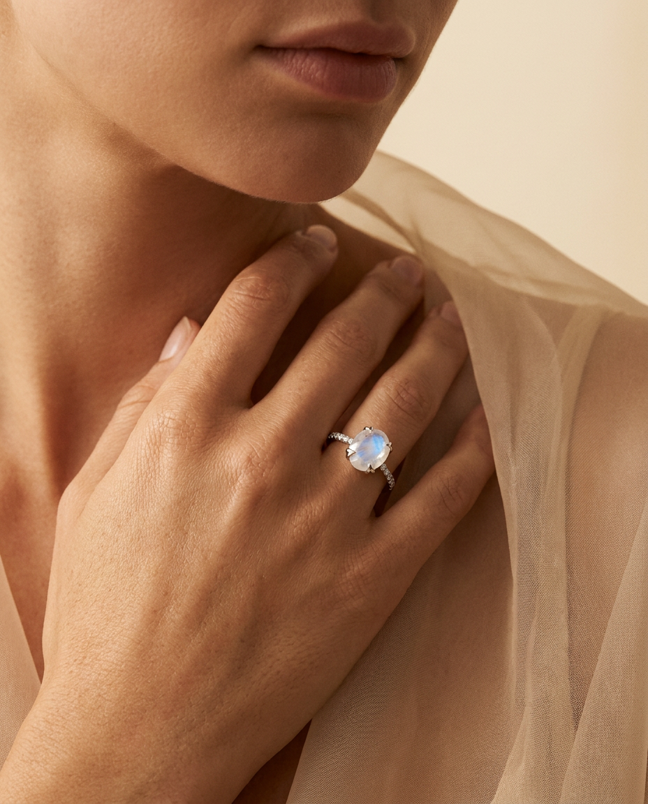 Lumière Ring · worn