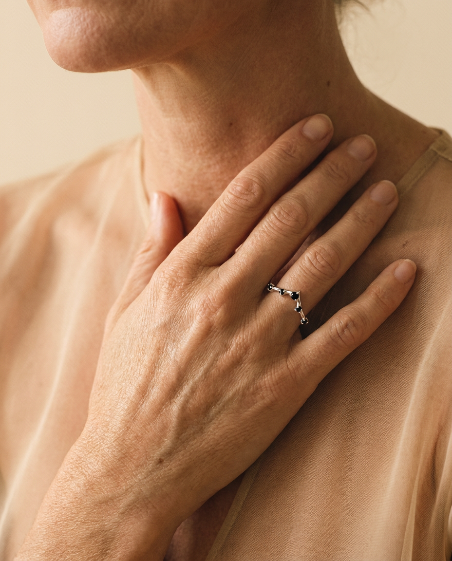 Couronne Ring · worn