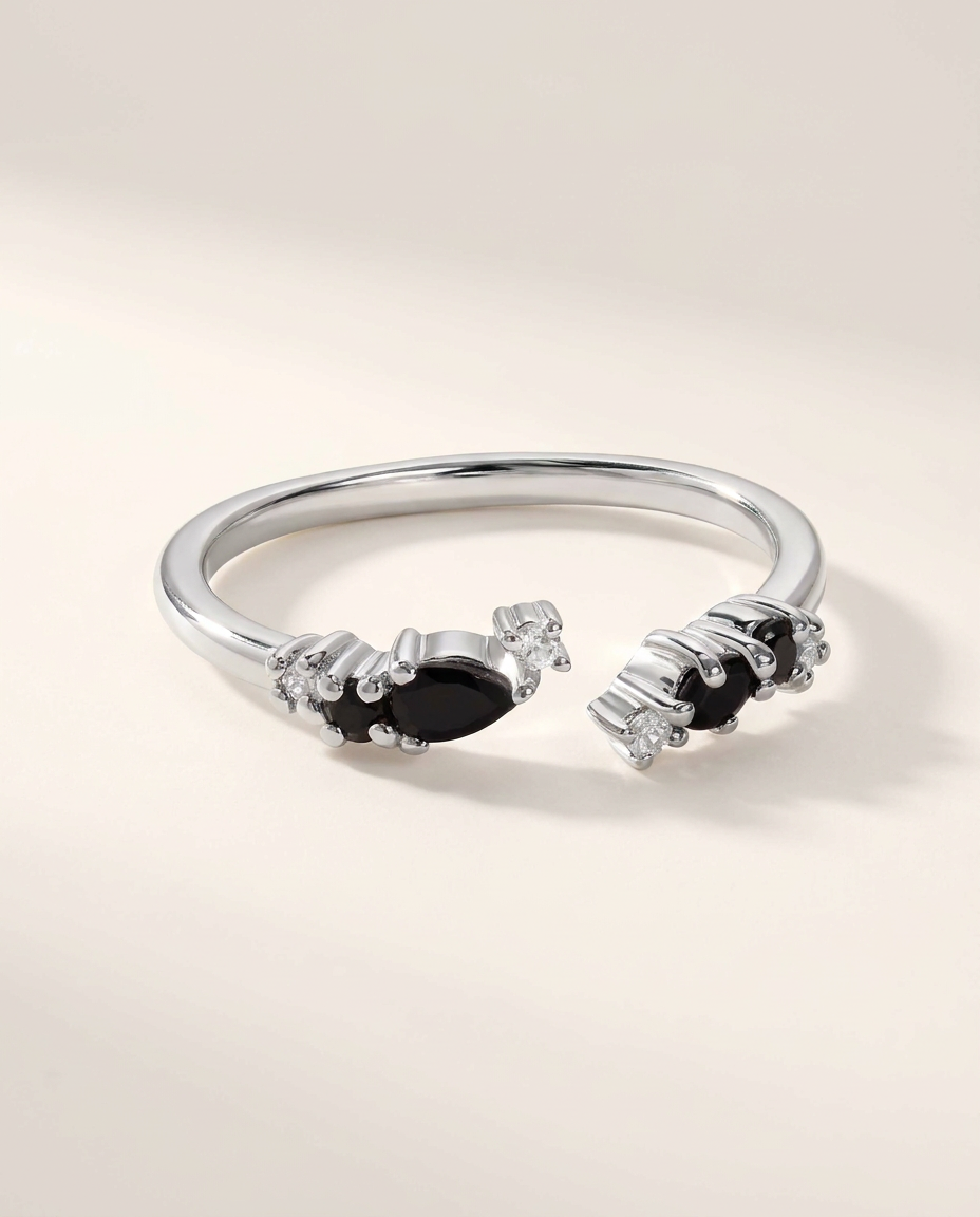 Éclore Ring · Black Onyx · 925 Sterling Silver