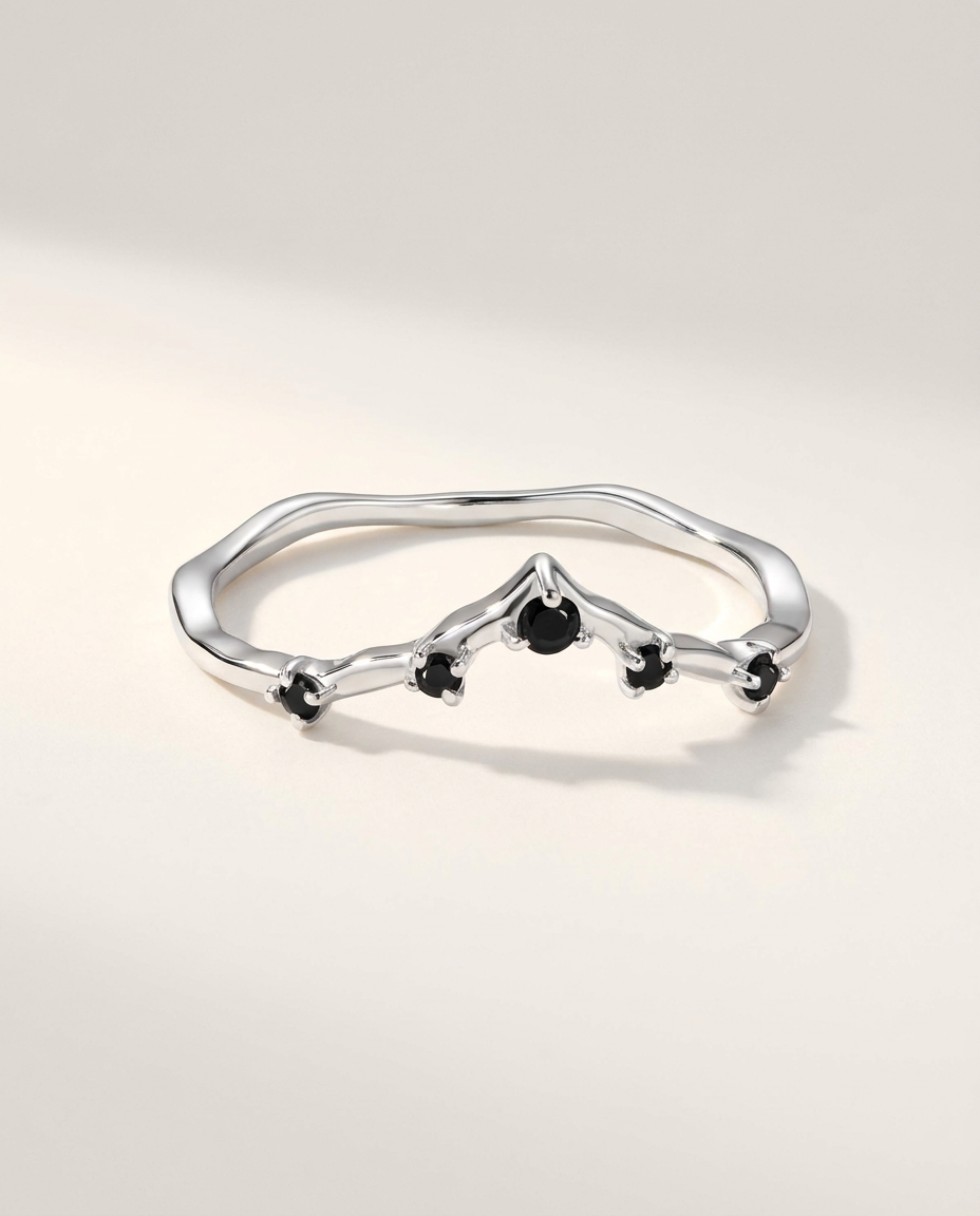 Couronne Ring · Black Spinel · 925 Sterling Silver